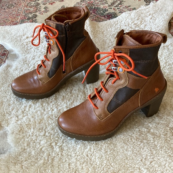 The Art Company lace up leather boots. Size 39 EUR. Made in Spain. - Picture 4 of 11